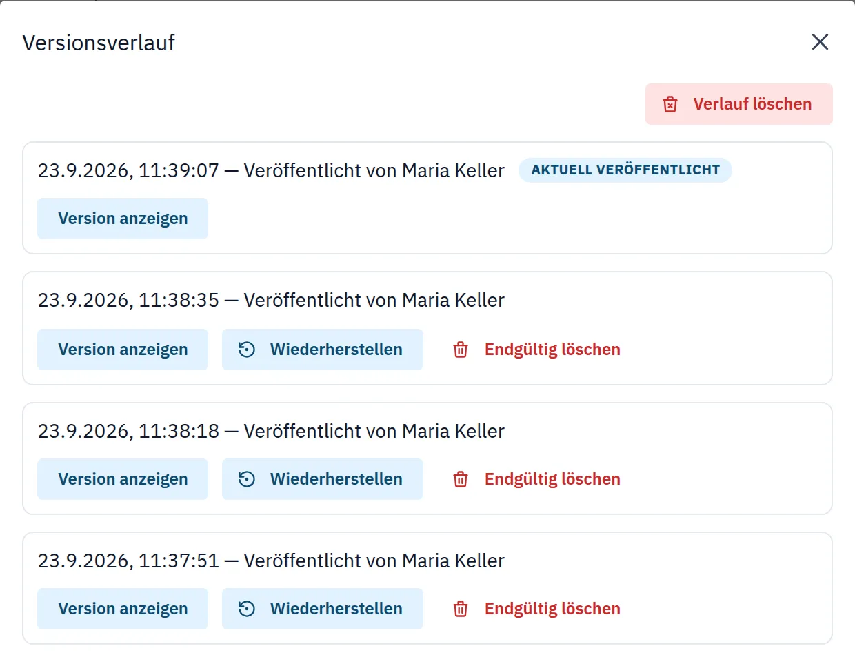 Der Versionsverlauf: jede veröffentlichte Fassung mit Datum, Uhrzeit und Namen, mit Buttons zum Anzeigen und Wiederherstellen.