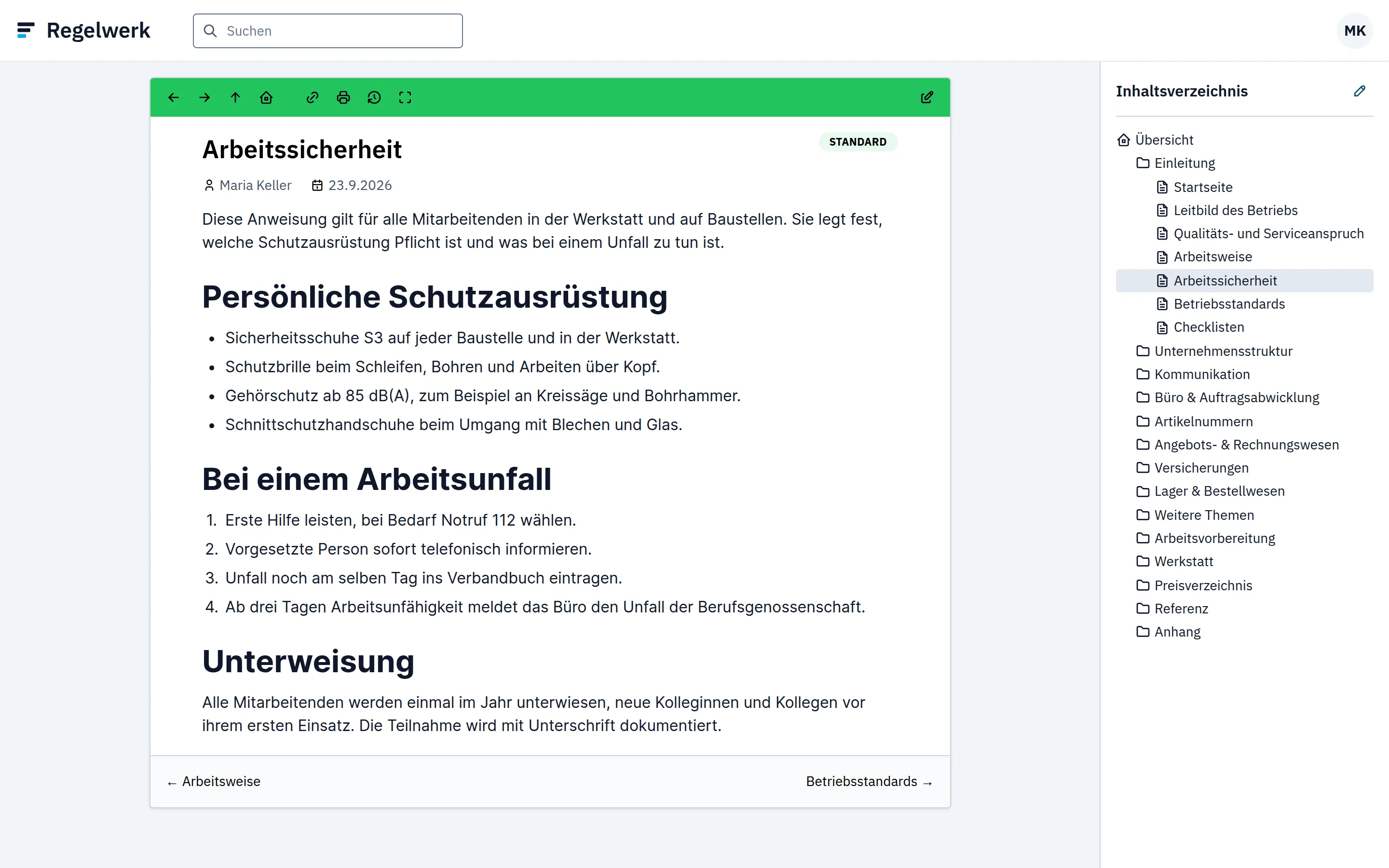 Regelwerk-Leseansicht: die Arbeitsanweisung „Arbeitssicherheit“ mit Schutzausrüstung und Unfallablauf, daneben das Inhaltsverzeichnis des Handbuchs.